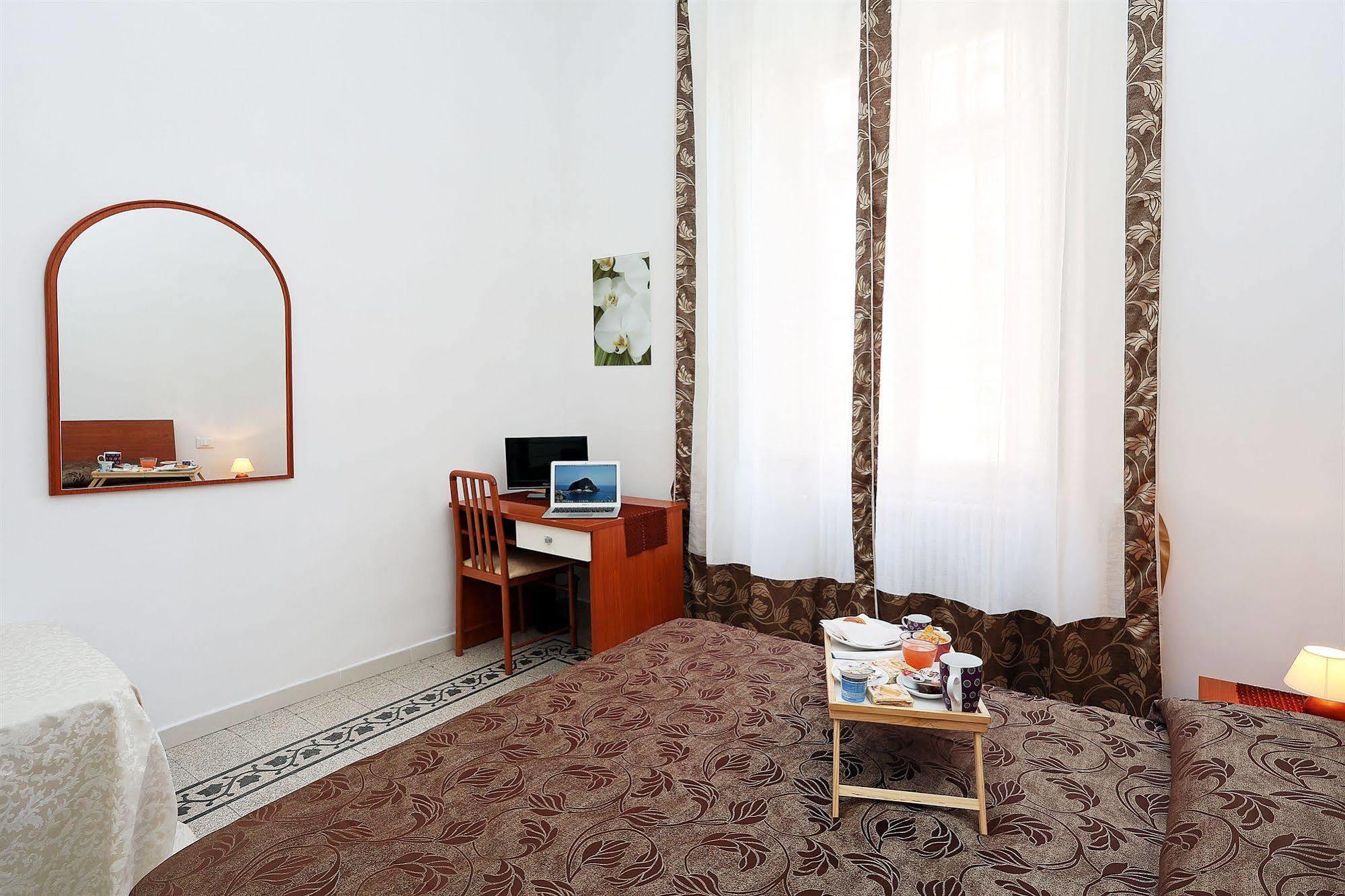 Bells Of Rome Otel Dış mekan fotoğraf